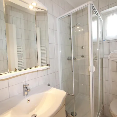 Apartment Duenenstrasse 33b, Og Rechts